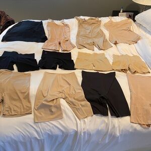 Lot of shape wear (medium size except for 2 pieces that are size large)